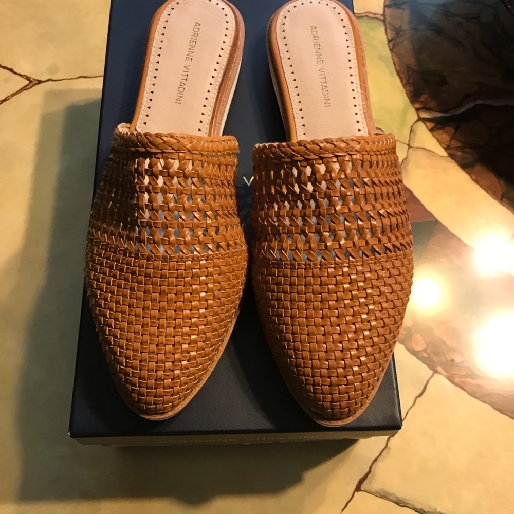 Adrienne Vitadini woven slides